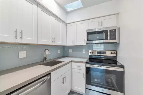 2901 Polk St #5, Hollywood, FL 33020