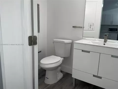Bath - 1971 W 2nd Ave, Hialeah, FL 33010 photo 1 of 6