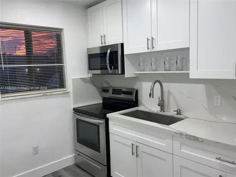 Kitchen - 1971 W 2nd Ave, Hialeah, FL 33010 photo 4 of 7