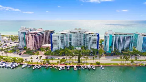 5161 Collins Ave #701, Miami Beach, FL 33140