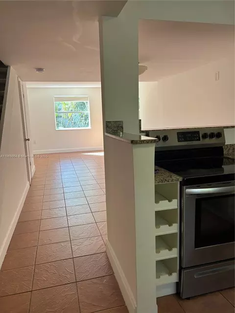 4600 SW 67th Ave #212, Miami, FL 33155
