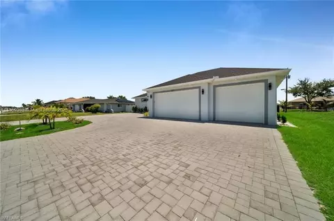 835 NE 7 Ave, Cape Coral, FL 33909
