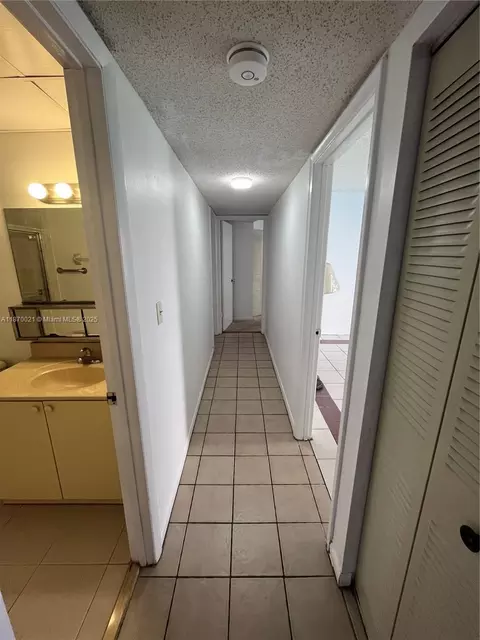 440 E 23rd St #1118, Hialeah, FL 33013 photo 11