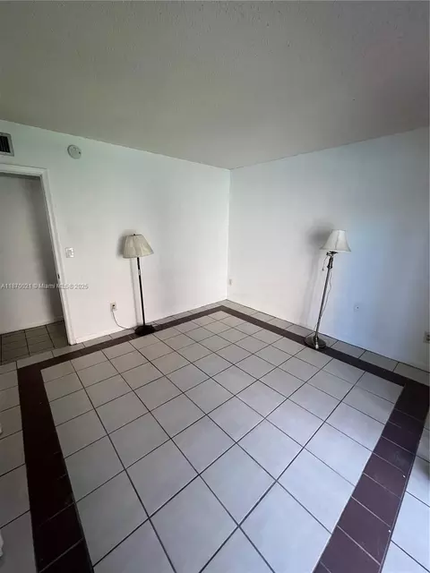 440 E 23rd St #1118, Hialeah, FL 33013 photo 18