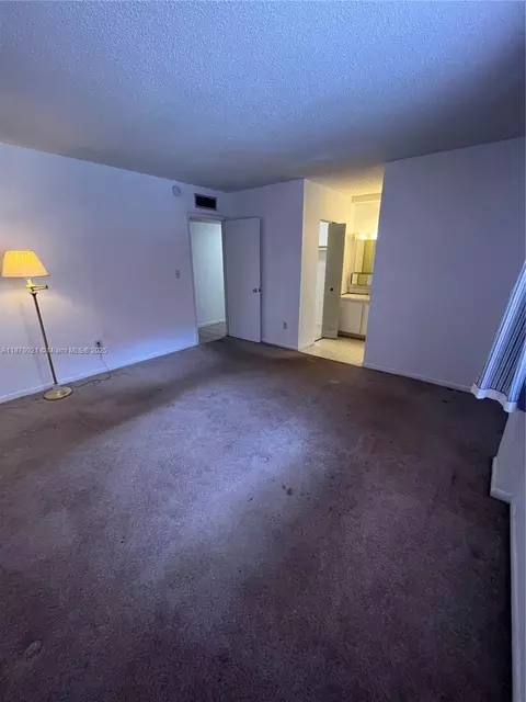 440 E 23rd St #1118, Hialeah, FL 33013 photo 14