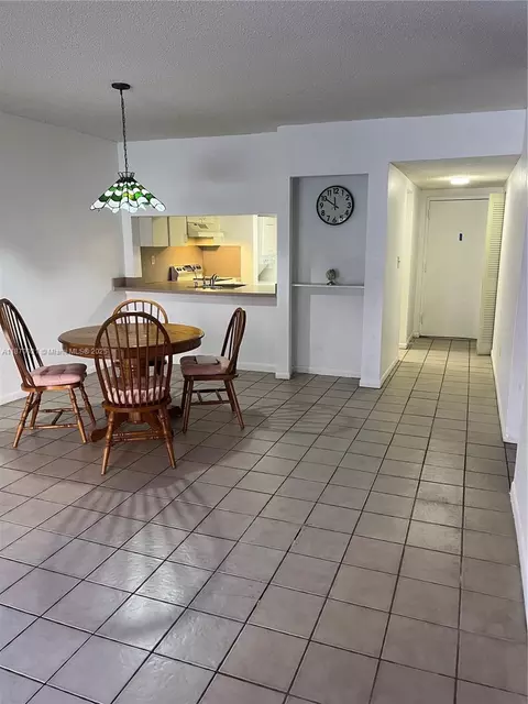 440 E 23rd St #1118, Hialeah, FL 33013 photo 9