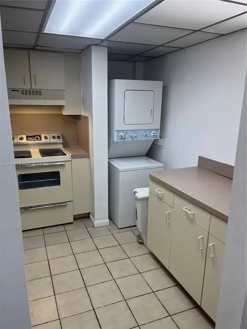 440 E 23rd St #1118, Hialeah, FL 33013 photo 6
