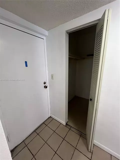 440 E 23rd St #1118, Hialeah, FL 33013 photo 4