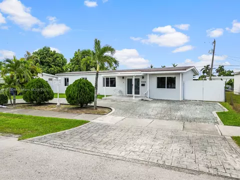 11350 SW 46th St, Miami, FL 33165