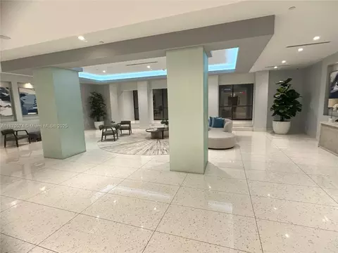 20335 W Country Club Dr #2502, Aventura, FL 33180