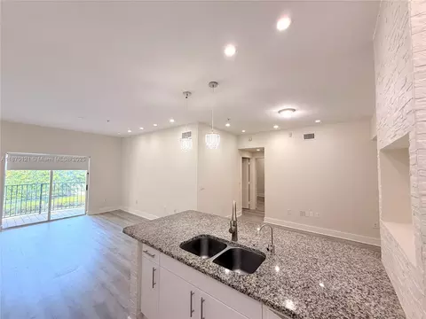 7330 NW 114th Ave #208-5, Doral, FL 33178