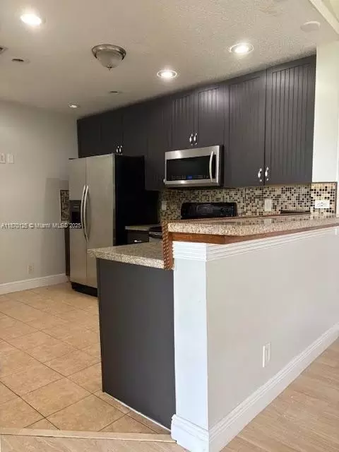 5721 Riverside Dr #302B5, Coral Springs, FL 33067