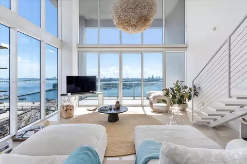 1040 Biscayne Blvd #2904, Miami, FL 33132
