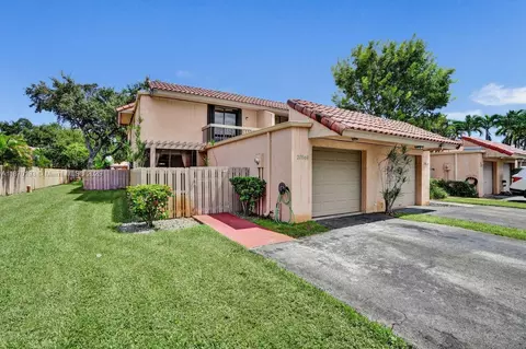 20549 NE 6th Ct, Miami, FL 33179