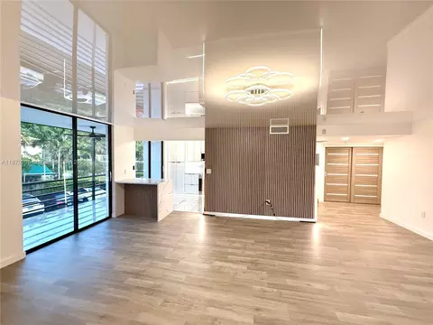 671 NE 195th St #220E, Miami, FL 33179