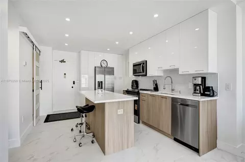 1985 S Ocean Dr #11L, Hallandale Beach, FL 33009
