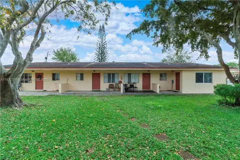 7381 NW 37th St, Hollywood, FL 33024