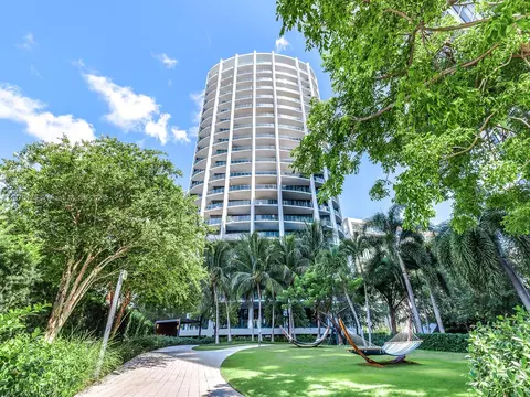 2831 S Bayshore Dr #403, Miami, FL 33133