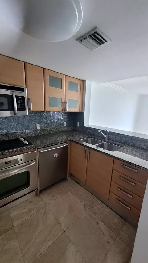 2101 Brickell Ave #1109, Miami, FL 33129