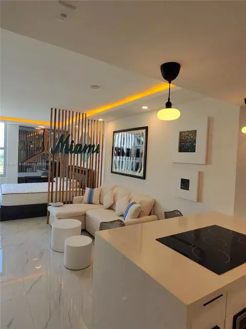 2899 Collins Ave #1634, Miami Beach, FL 33140