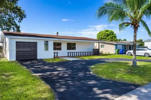 6712 Arbor Dr, Miramar, FL 33023
