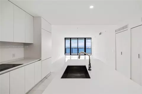 700 NE 24th St #4102, Miami, FL 33137