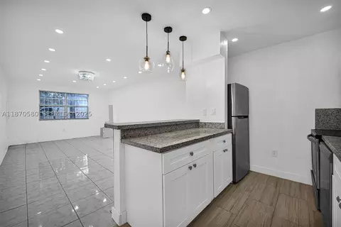 13101 Memorial Hwy #104, North Miami, FL 33161