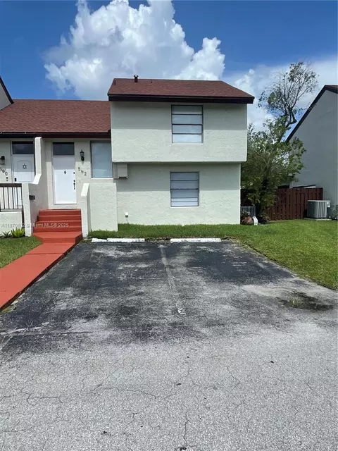 562 NW 98th Ct #562, Miami, FL 33172