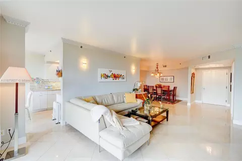 2000 Island Blvd #408, Aventura, FL 33160