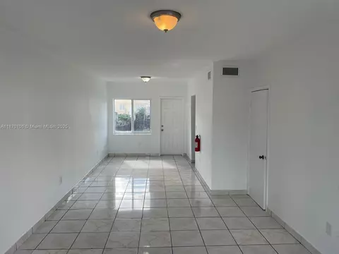 406 NW 84th Ter #406, Miami, FL 33150