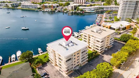 126 Golden Isles Dr #34A, Hallandale Beach, FL 33009