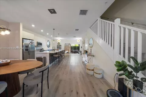 10413 NW 82nd St #9, Doral, FL 33178