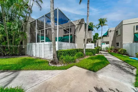 552 NW 98th Ave, Plantation, FL 33324