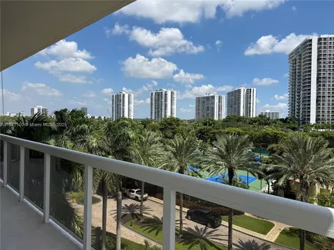 20185 E Country Club Dr #510, Aventura, FL 33180