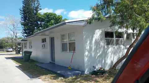 1140 NW 9th St, Homestead, FL 33030