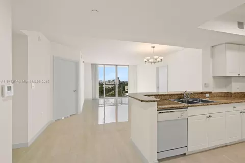 19501 W Country Club Dr #1410, Aventura, FL 33180