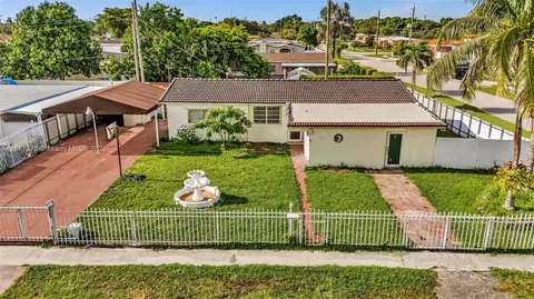 590 W 39th St, Hialeah, FL 33012