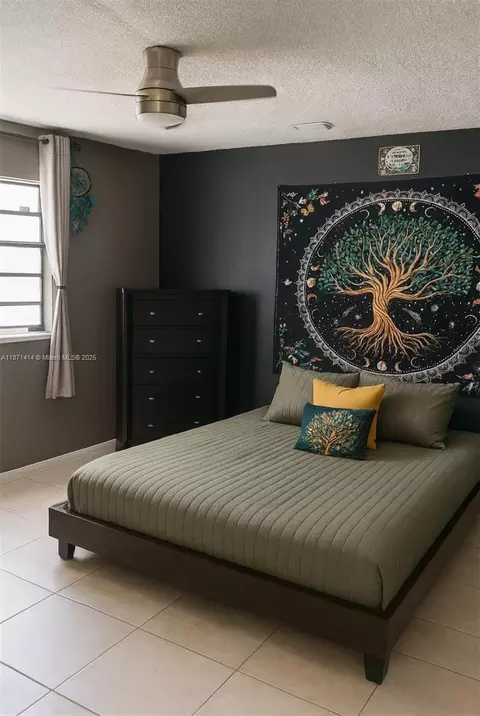 Bedroom - 375 E Okeechobee Rd, Hialeah, FL 33010 photo 3 of 3