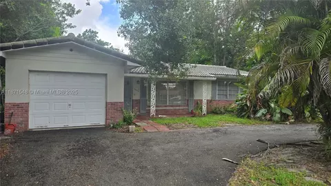 5420 Pierce St, Hollywood, FL 33021