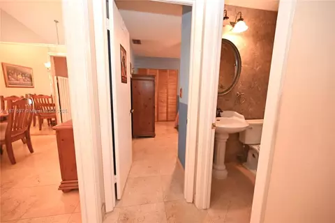 Entry Way - 5870 W 20th Ln, Hialeah, FL 33016 photo 1 of 2
