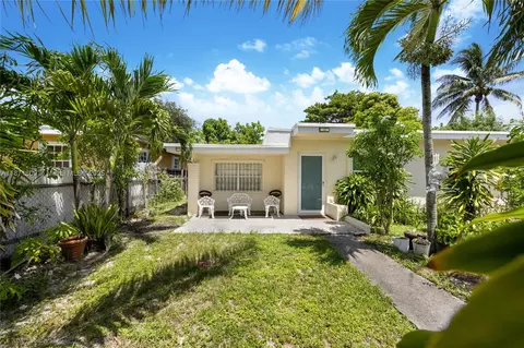 1381 NE 154th St, North Miami Beach, FL 33162