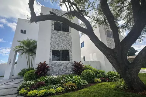 538 NW 17th Ave, Fort Lauderdale, FL 33311