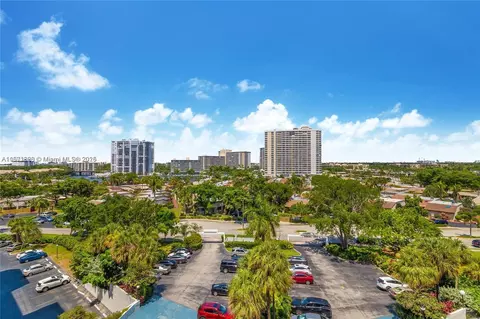 400 Leslie Dr #811, Hallandale Beach, FL 33009