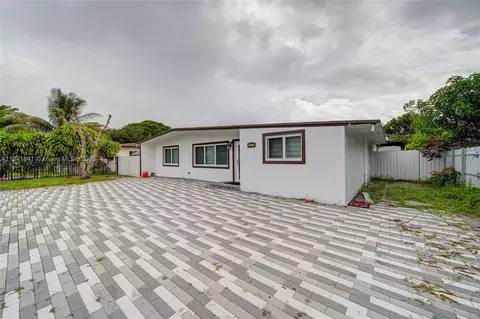 1070 NW 132nd St, North Miami, FL 33168