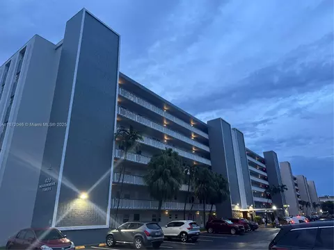 420 NE 12th Ave #404, Hallandale Beach, FL 33009