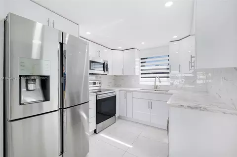 6524 W 3rd Ave, Hialeah, FL 33012 photo 1