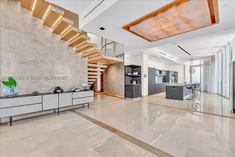 200 Biscayne Boulevard Way #PH 5401, Miami, FL 33131