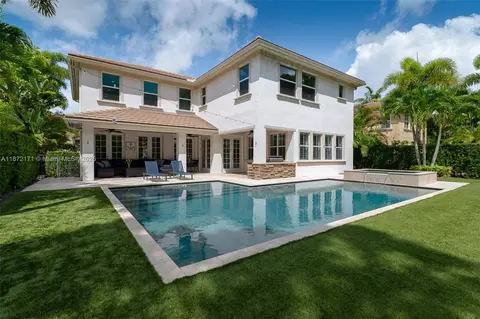 1114 Vintner Blvd, Palm Beach Gardens, FL 33410