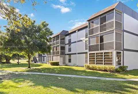 8350 Sands Point Blvd #E201, Tamarac, FL 33321