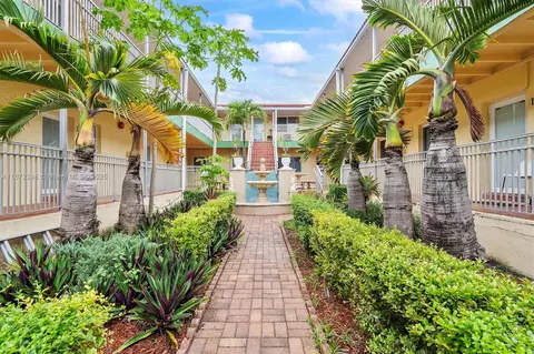 7400 Harding Ave #20, Miami Beach, FL 33141